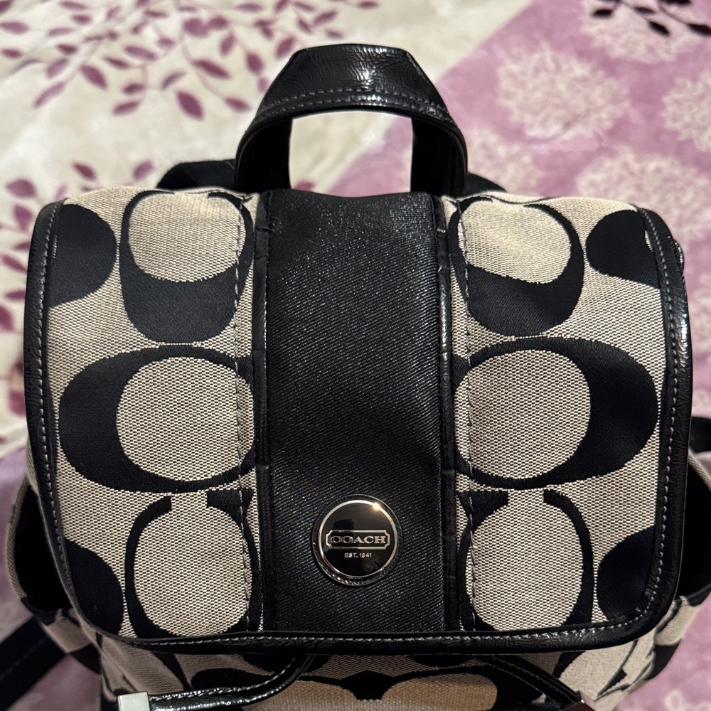 Coach Signature Backpack - Picture 6 of 14